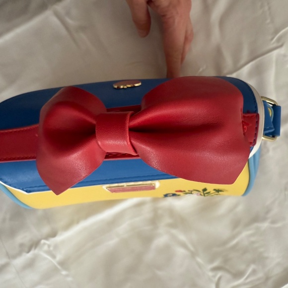 Loungefly Disney Snow White Handbag (Like New) - Picture 5 of 16